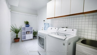 55 Attridge Drive • Aurora, ON photo 8