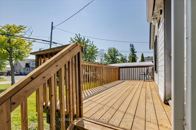 27182 Woodbine Avenue
