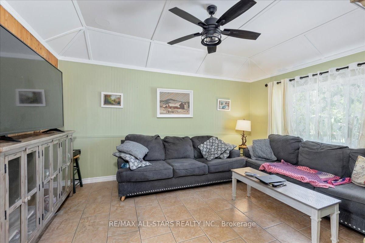1061 2nd Line • Innisfil, ON photo 12