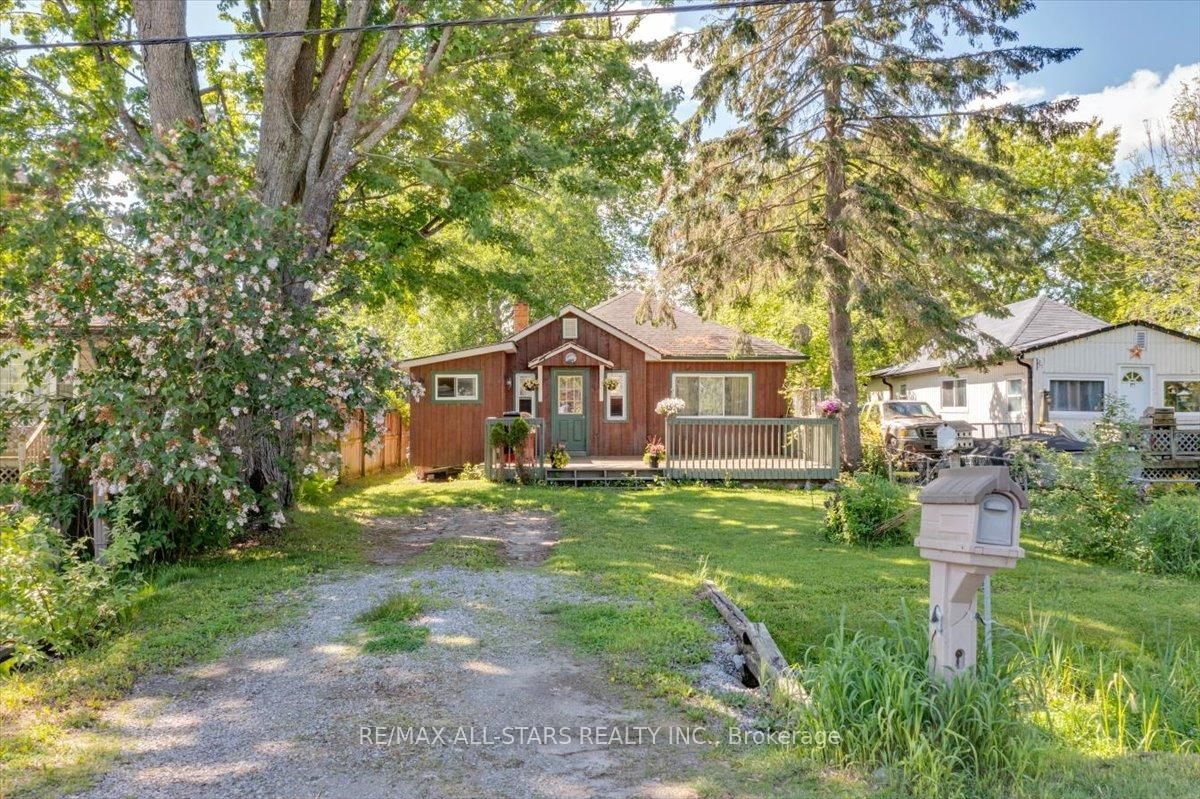 1061 2nd Line • Innisfil, ON photo 3