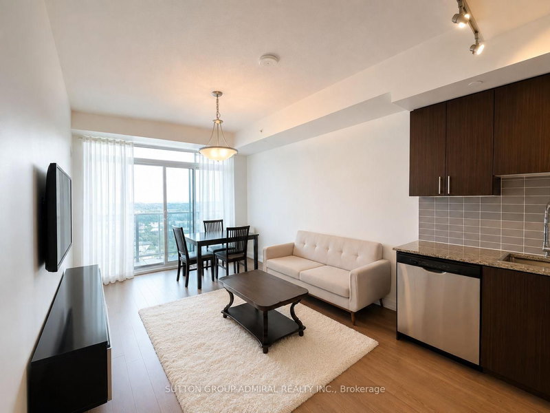 1915 - 7165 Yonge Street