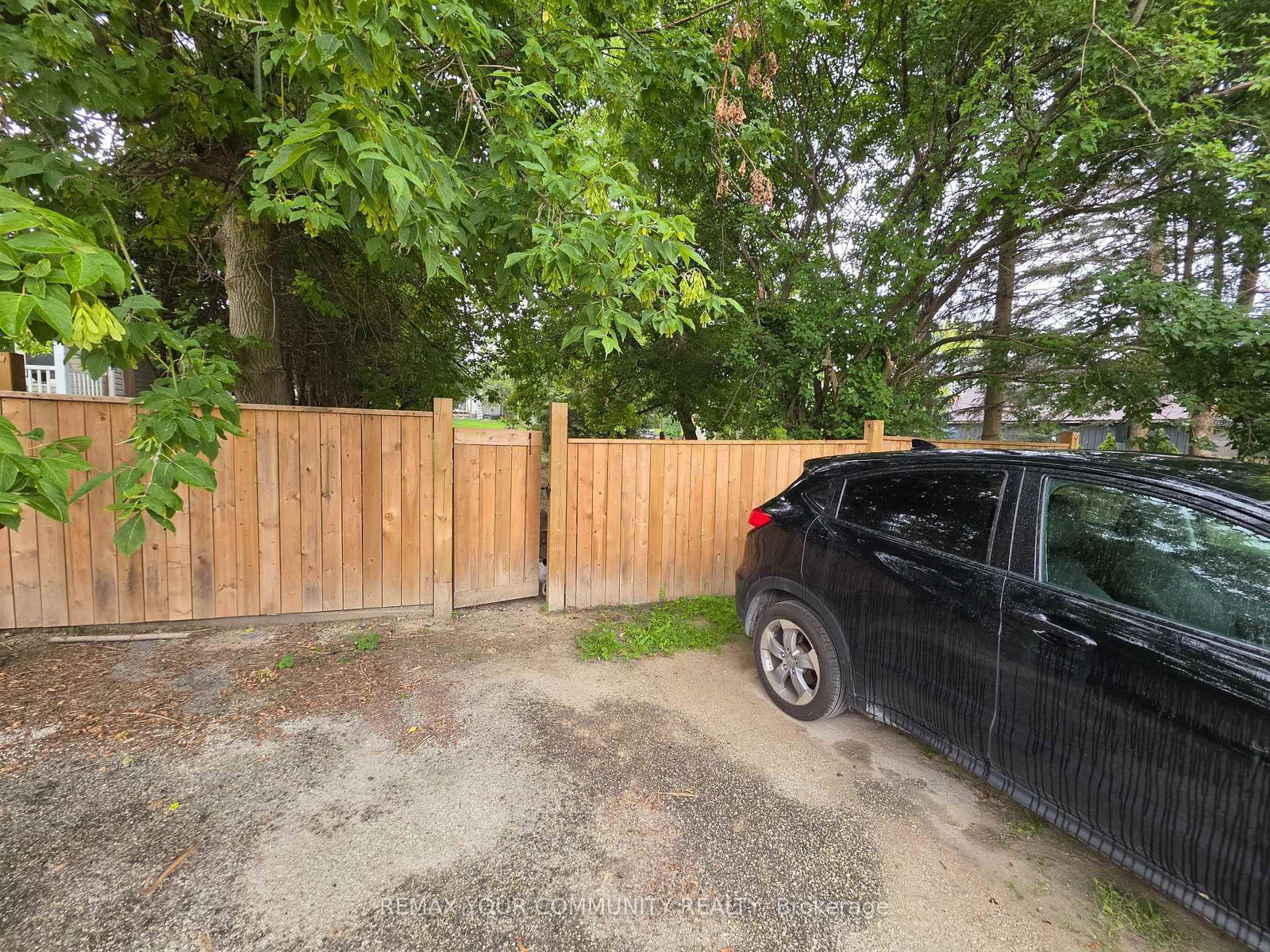 20 Queen Street • Innisfil, ON photo 3