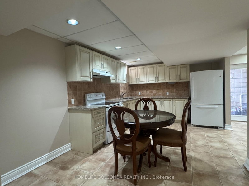 33 Hammerstone Crescent
