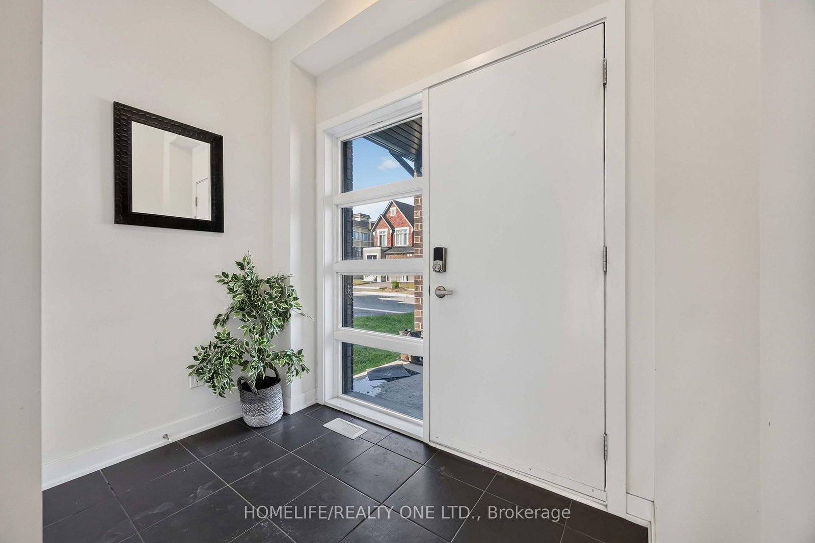 10 Harvey Bunker Crescent • Markham, ON photo 4