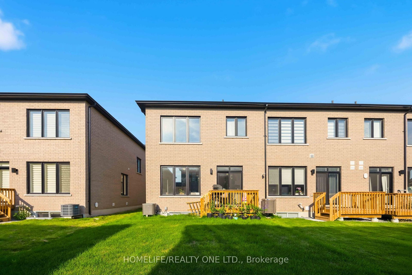 10 Harvey Bunker Crescent • Markham, ON photo 47