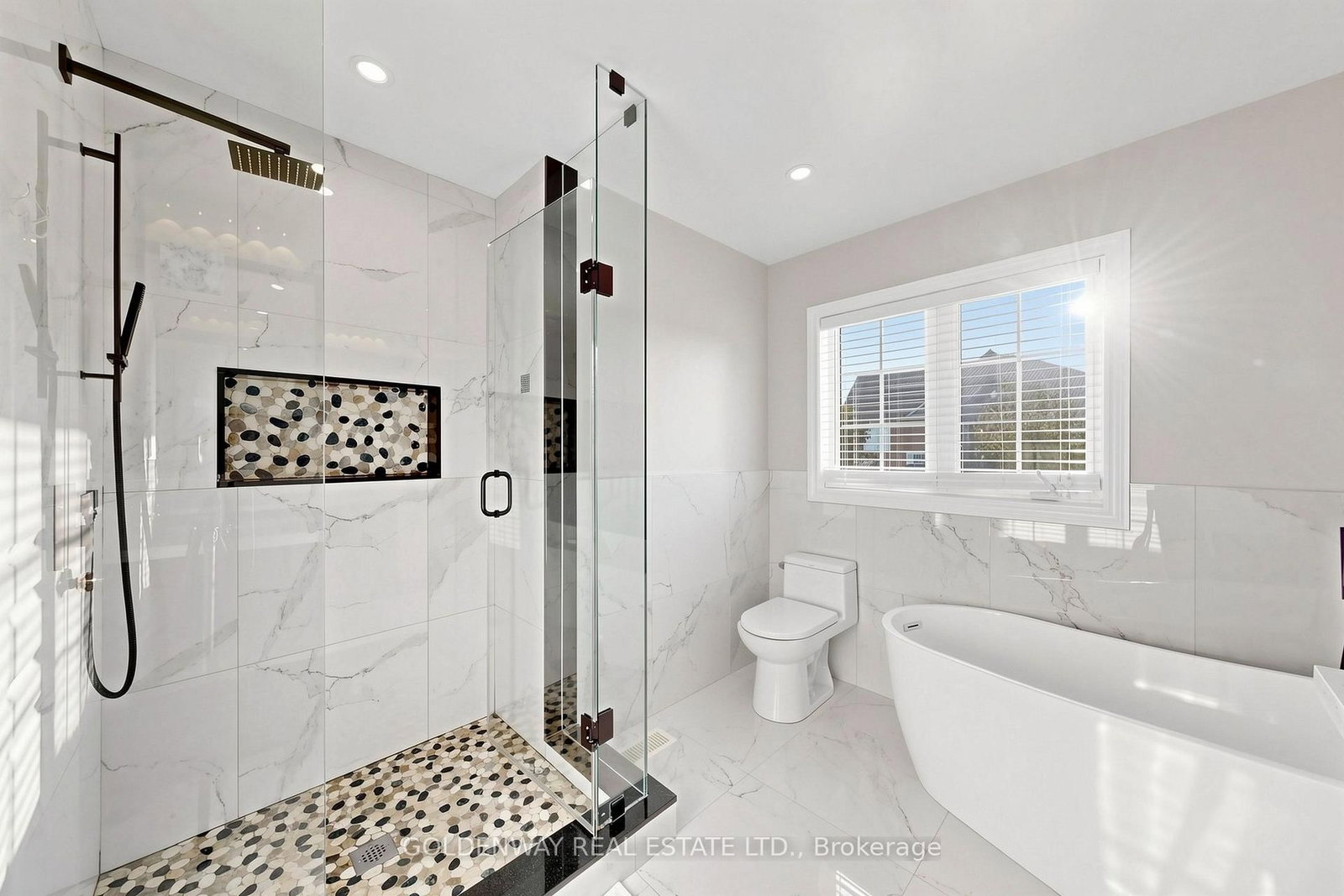 2200 Bur Oak Avenue • Markham, ON photo 18