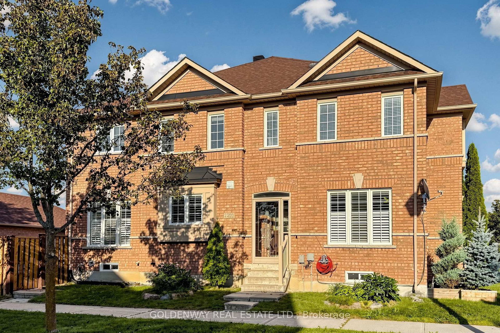 2200 Bur Oak Avenue • Markham, ON photo 2
