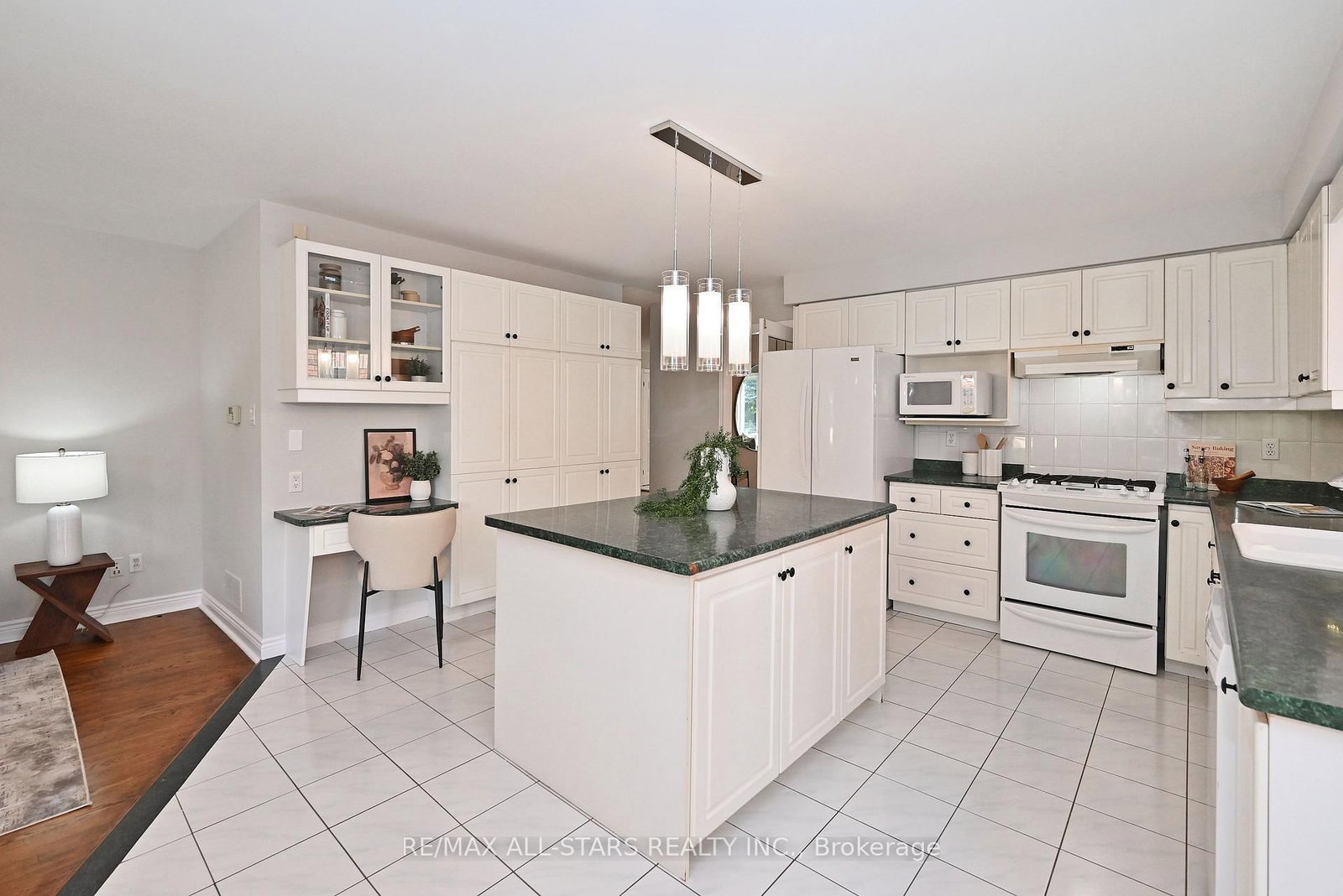34 Captain Armstrong Lane • Markham, ON photo 14