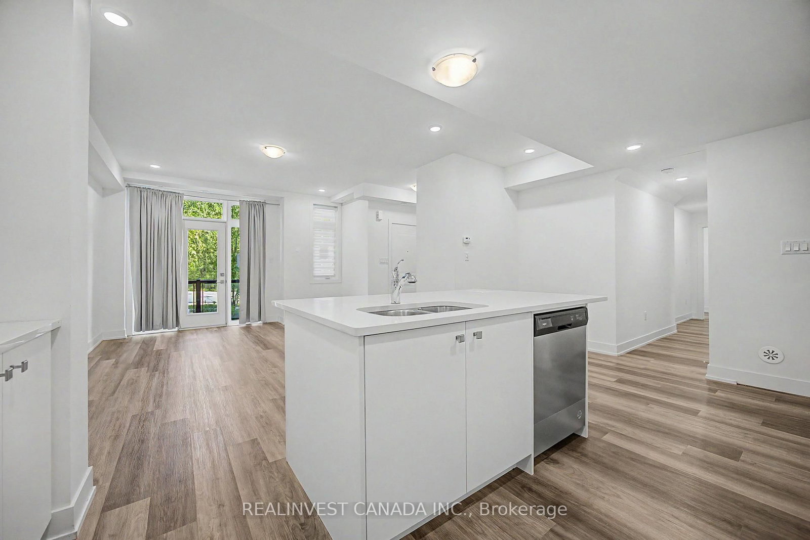 3 Bond Crescent • #10 • Richmond Hill, ON photo 22