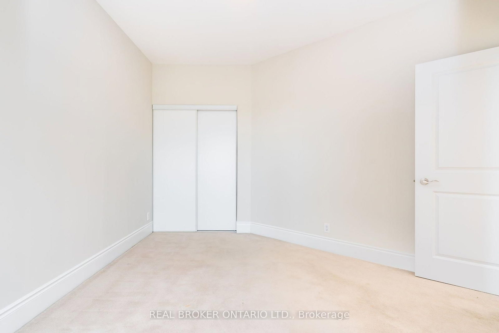 18 Harding Boulevard • #PH208 • Richmond Hill, ON photo 11