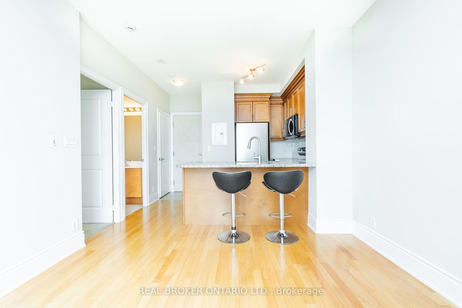 18 Harding Boulevard • #PH208 • Richmond Hill, ON photo 3