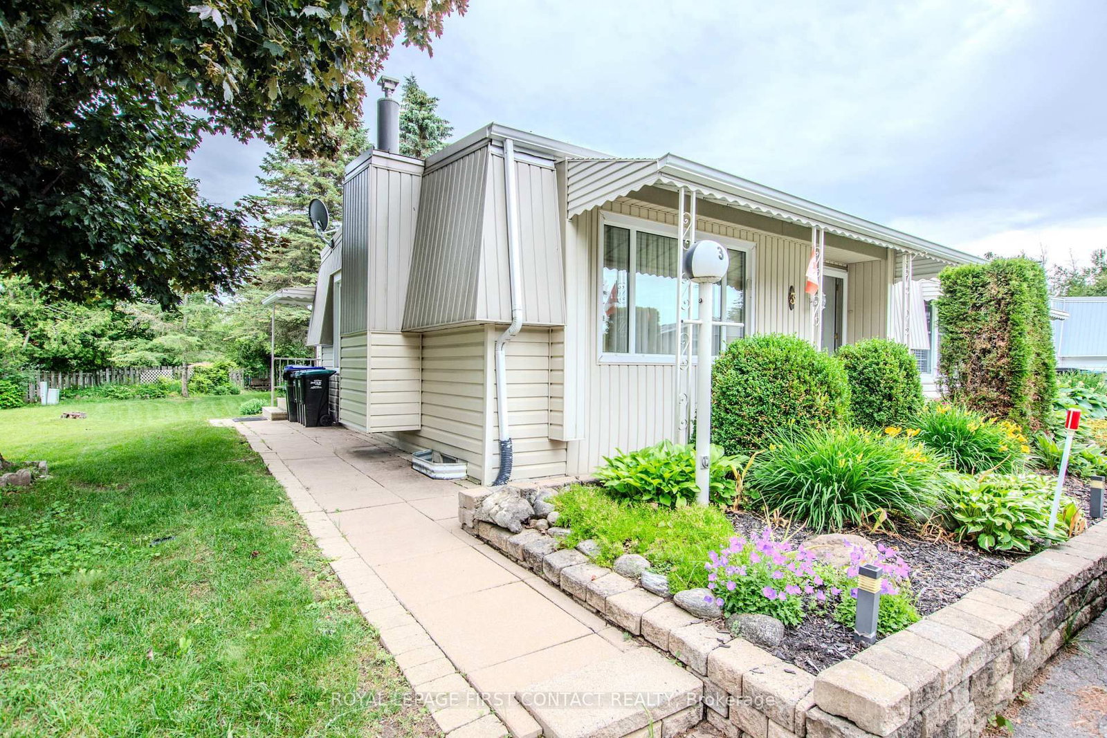 3 Honeysuckle Lane • Innisfil, ON photo 5