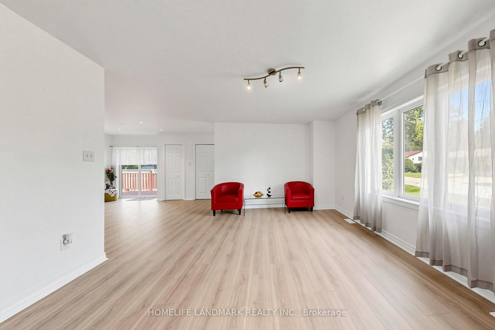 328 Winnifred Drive • Georgina, ON photo 6