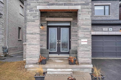 135 Prairie Rose Drive • Richmond Hill, ON photo 2