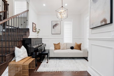 9 Mario Avenue • Markham, ON photo 3
