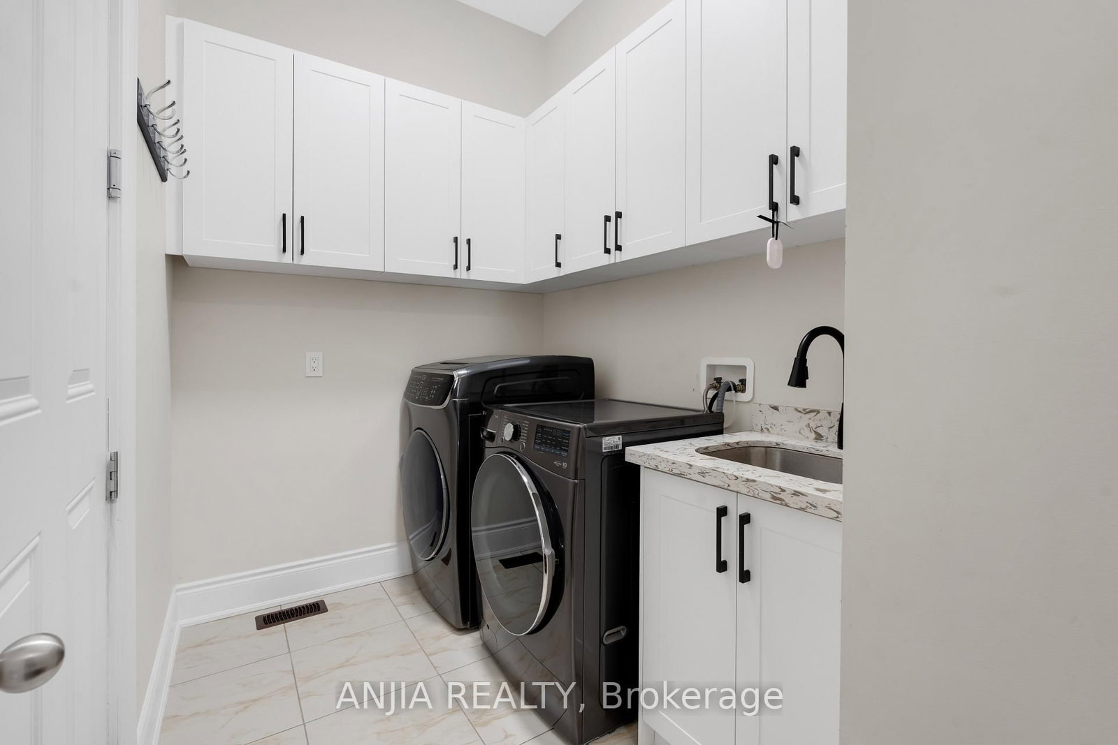 9 Mario Avenue • Markham, ON photo 36