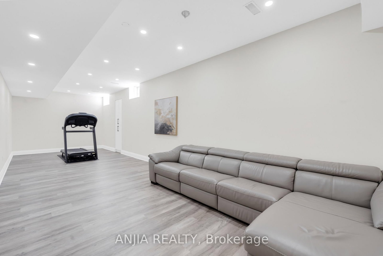 9 Mario Avenue • Markham, ON photo 37