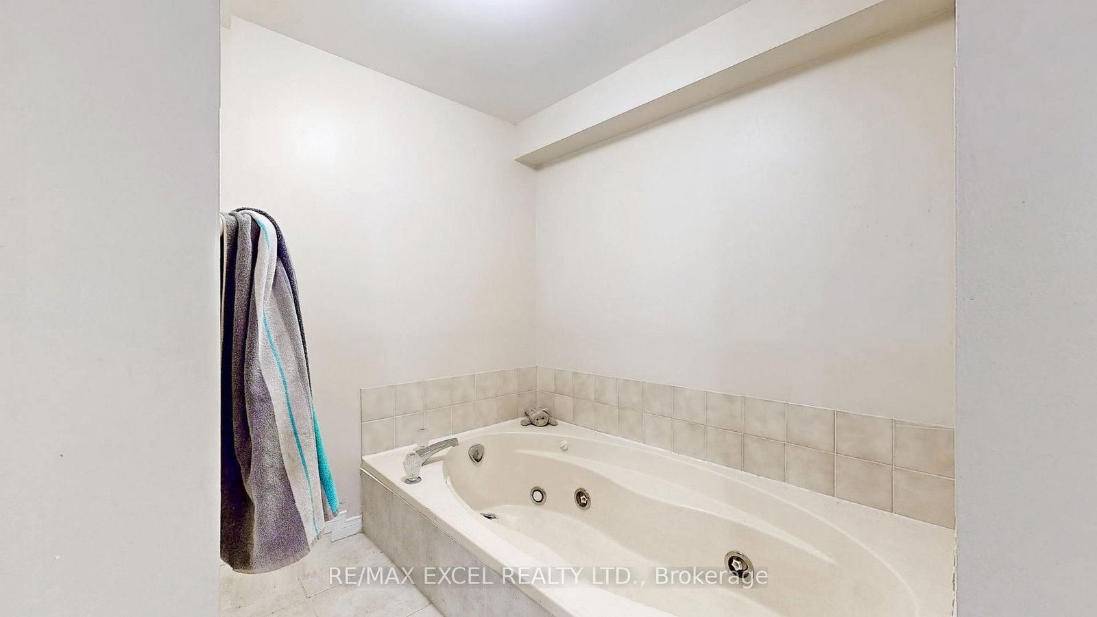 10 Alexis Road • Markham, ON photo 34