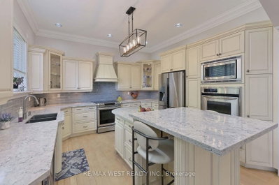 5 Humberview Drive • Vaughan, ON photo 4