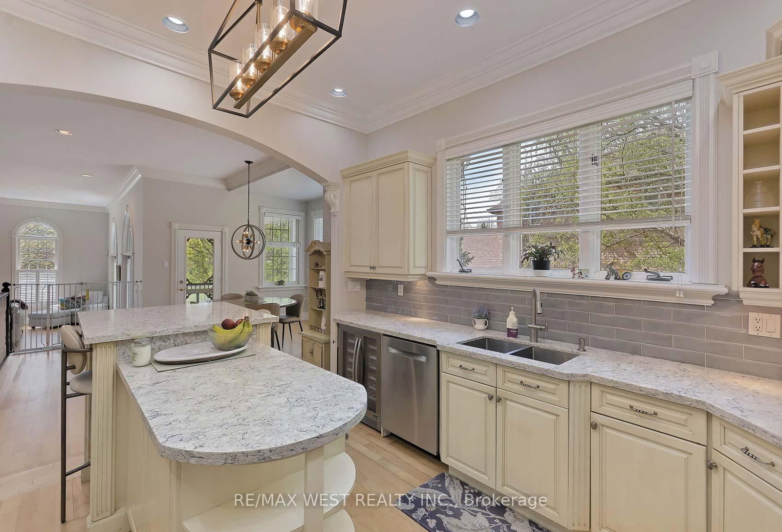 5 Humberview Drive • Vaughan, ON photo 5