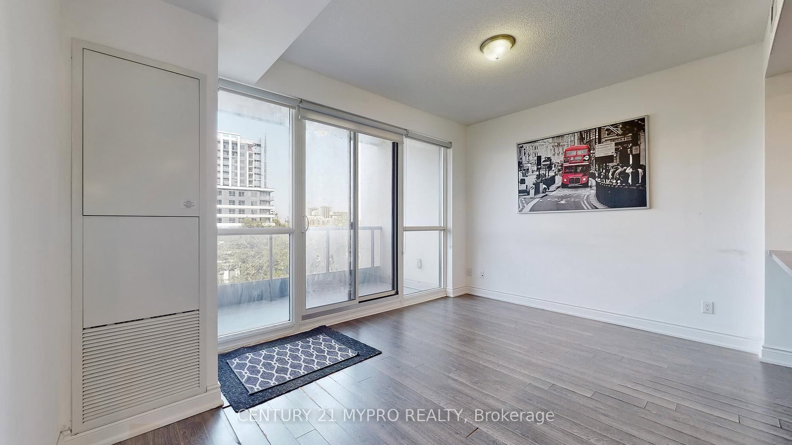 705 - 38 Cedarland Drive, Markham 4