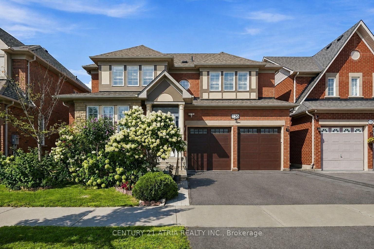 136 Rollinghill Road • Richmond Hill, ON photo 1