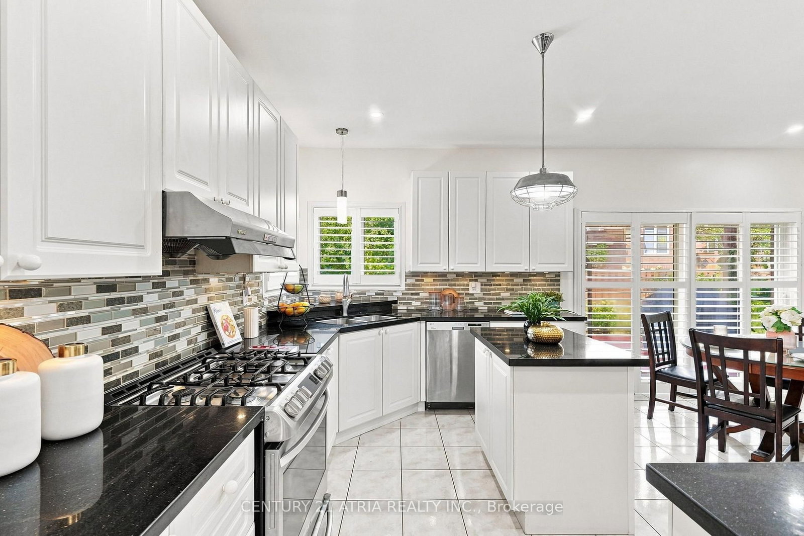 136 Rollinghill Road • Richmond Hill, ON photo 15