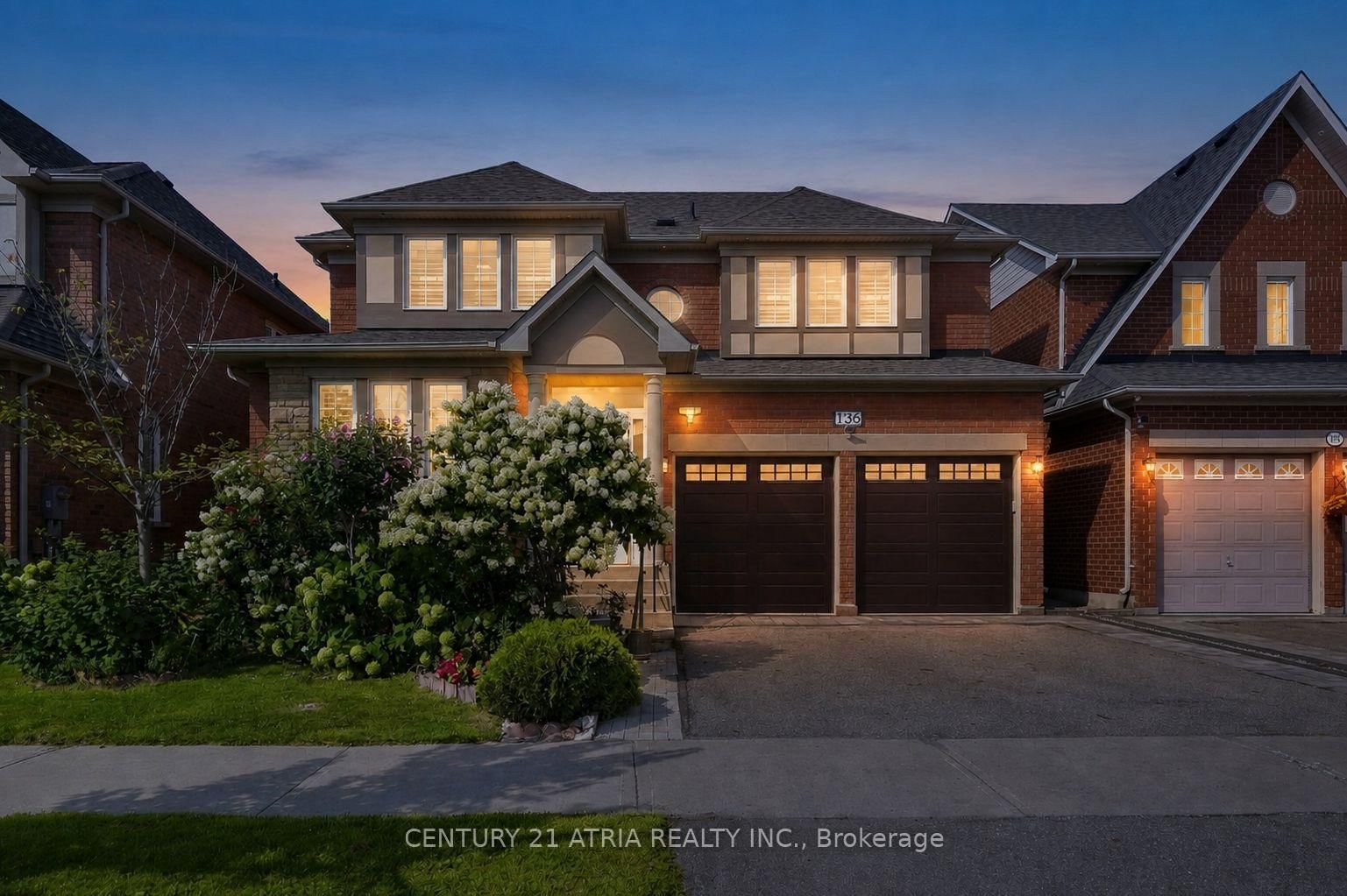 136 Rollinghill Road • Richmond Hill, ON photo 2