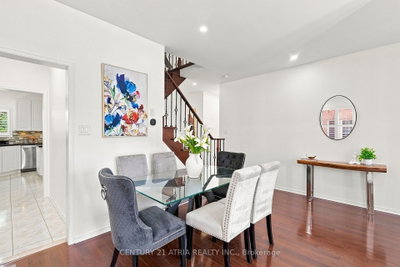 136 Rollinghill Road • Richmond Hill, ON photo 7