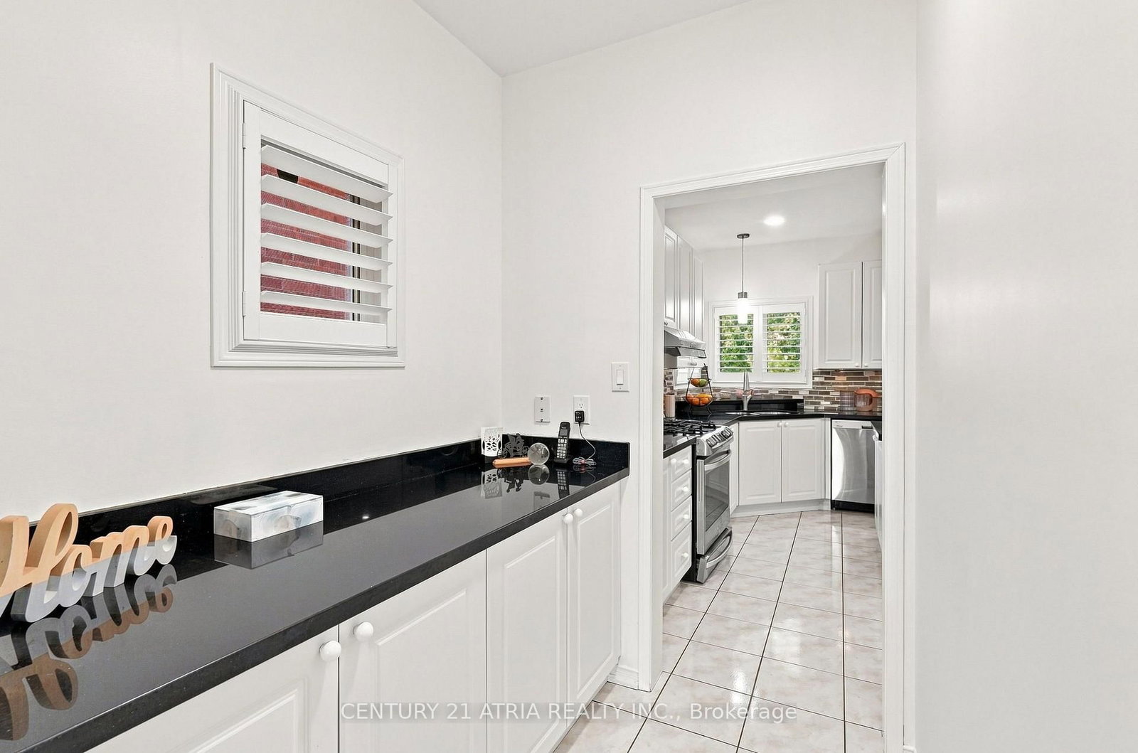 136 Rollinghill Road • Richmond Hill, ON photo 9