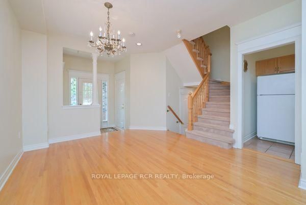 251 Denise Circle • Newmarket, ON photo 10
