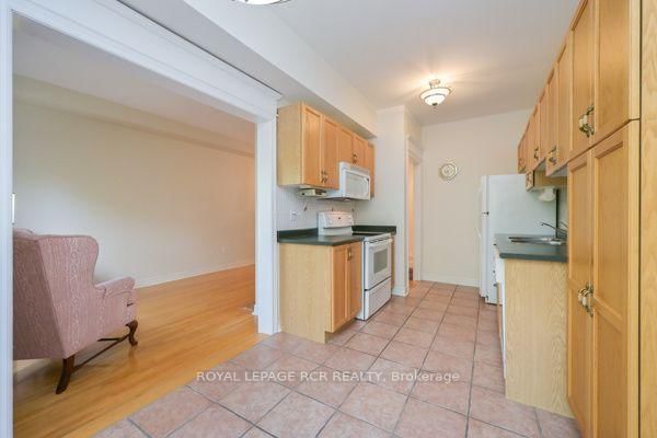 251 Denise Circle • Newmarket, ON photo 13