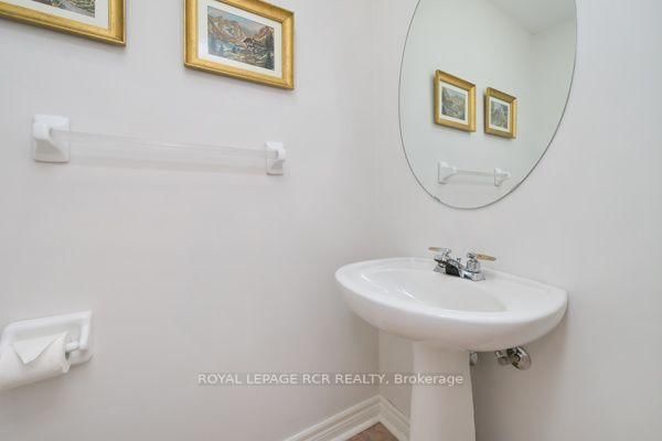 251 Denise Circle • Newmarket, ON photo 17