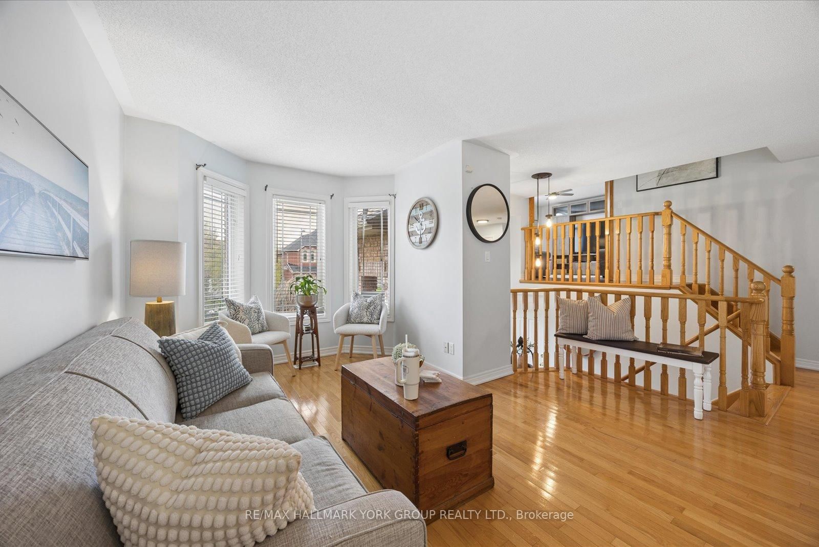 74 Wrendale Crescent • Georgina, ON photo 9