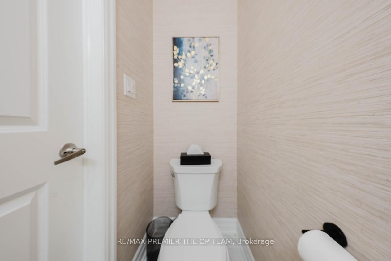 22 Adelia Place • King, ON photo 11