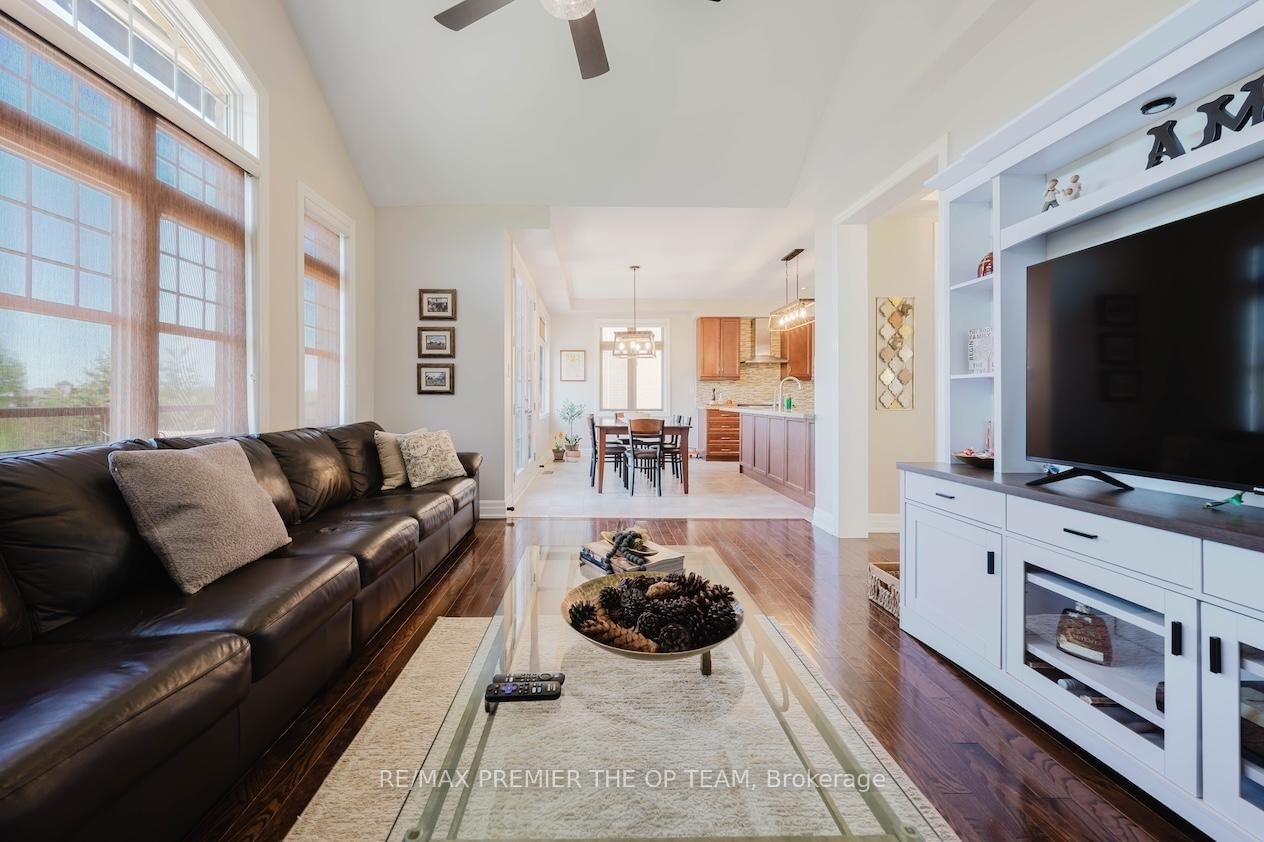 22 Adelia Place • King, ON photo 15