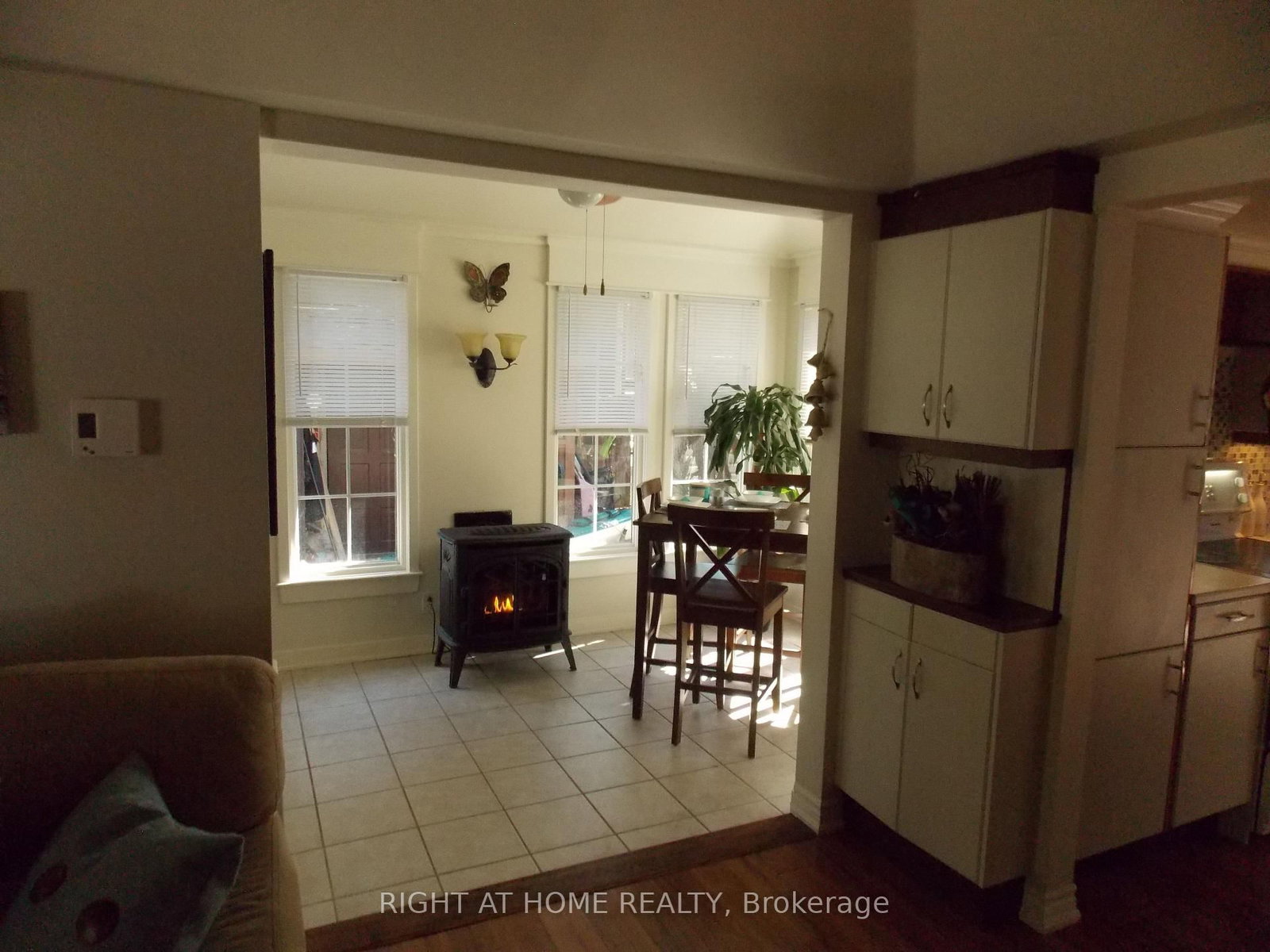 10 Rosehill Drive • Whitchurch-Stouffville, ON photo 2