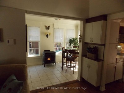 10 Rosehill Drive • Whitchurch-Stouffville, ON photo 2