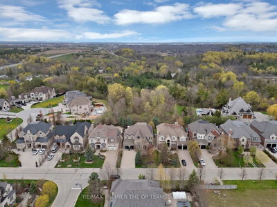 62 Autumn Grove Court • Vaughan, ON photo 4