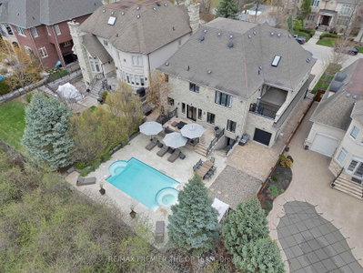 62 Autumn Grove Court • Vaughan, ON photo 6