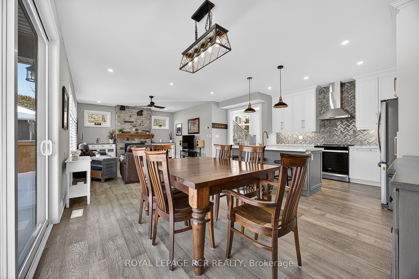 28 St. George Street • Georgina, ON photo 13