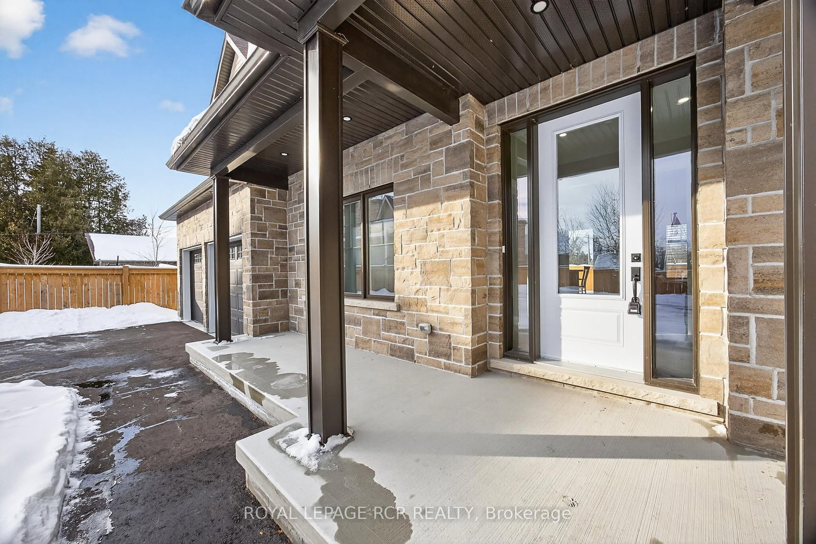 28 St. George Street • Georgina, ON photo 5
