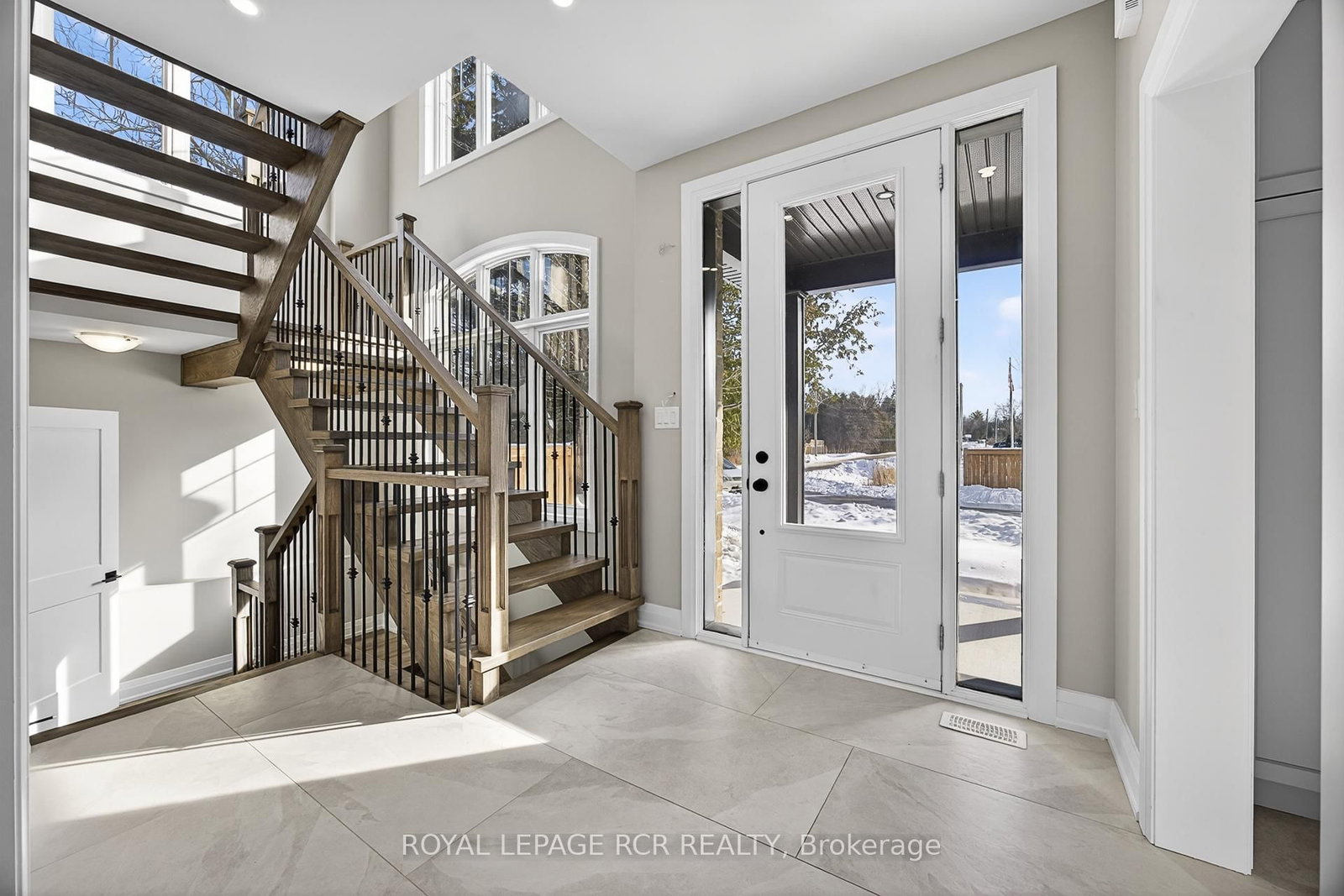 28 St. George Street • Georgina, ON photo 6