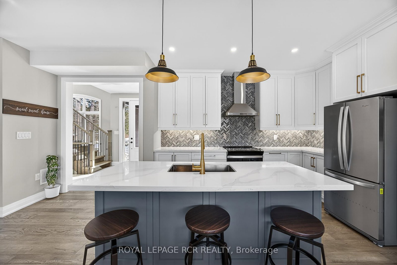 28 St. George Street • Georgina, ON photo 9