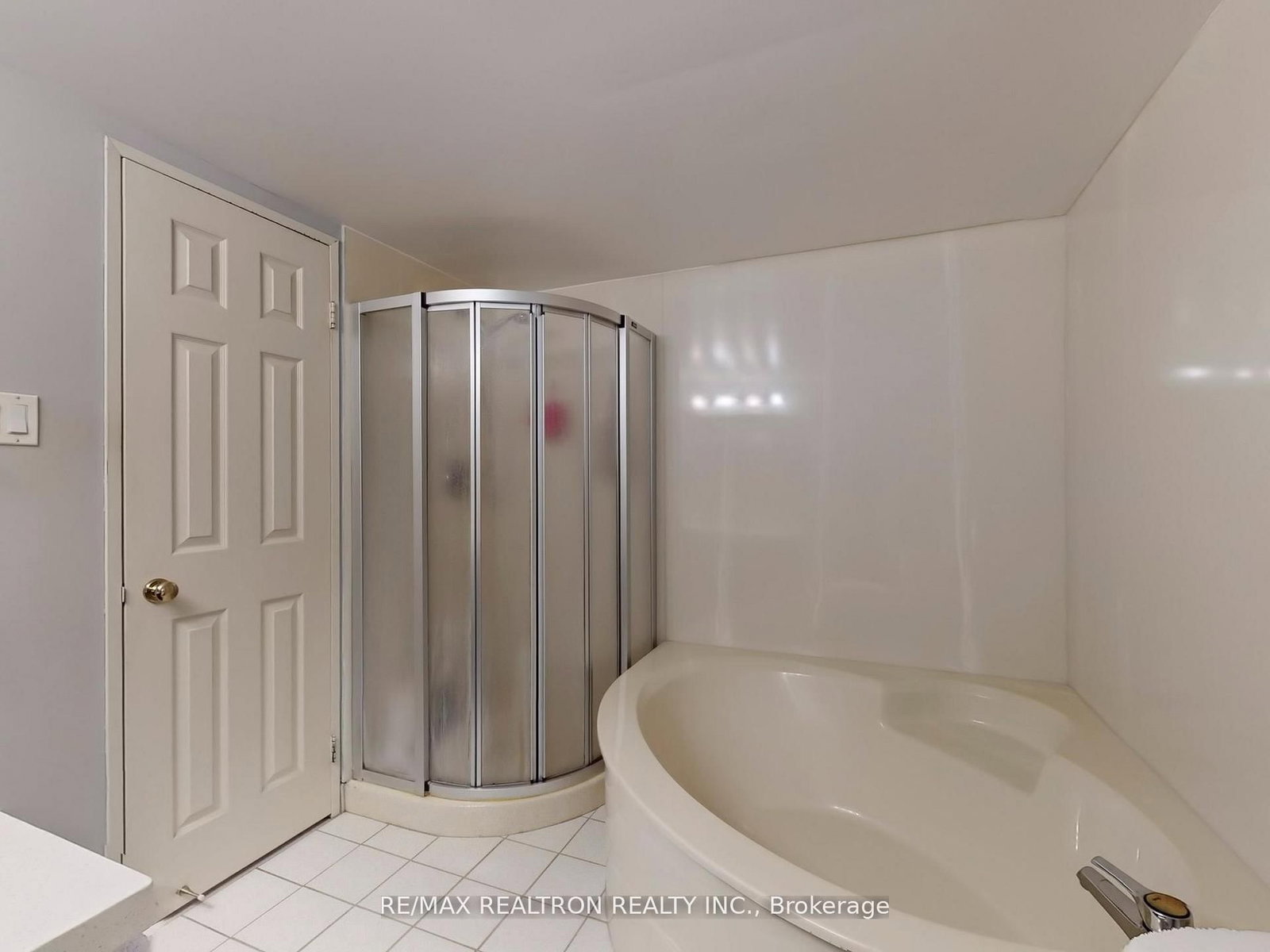 40 Harding Boulevard W • #1015 • Richmond Hill, ON photo 28