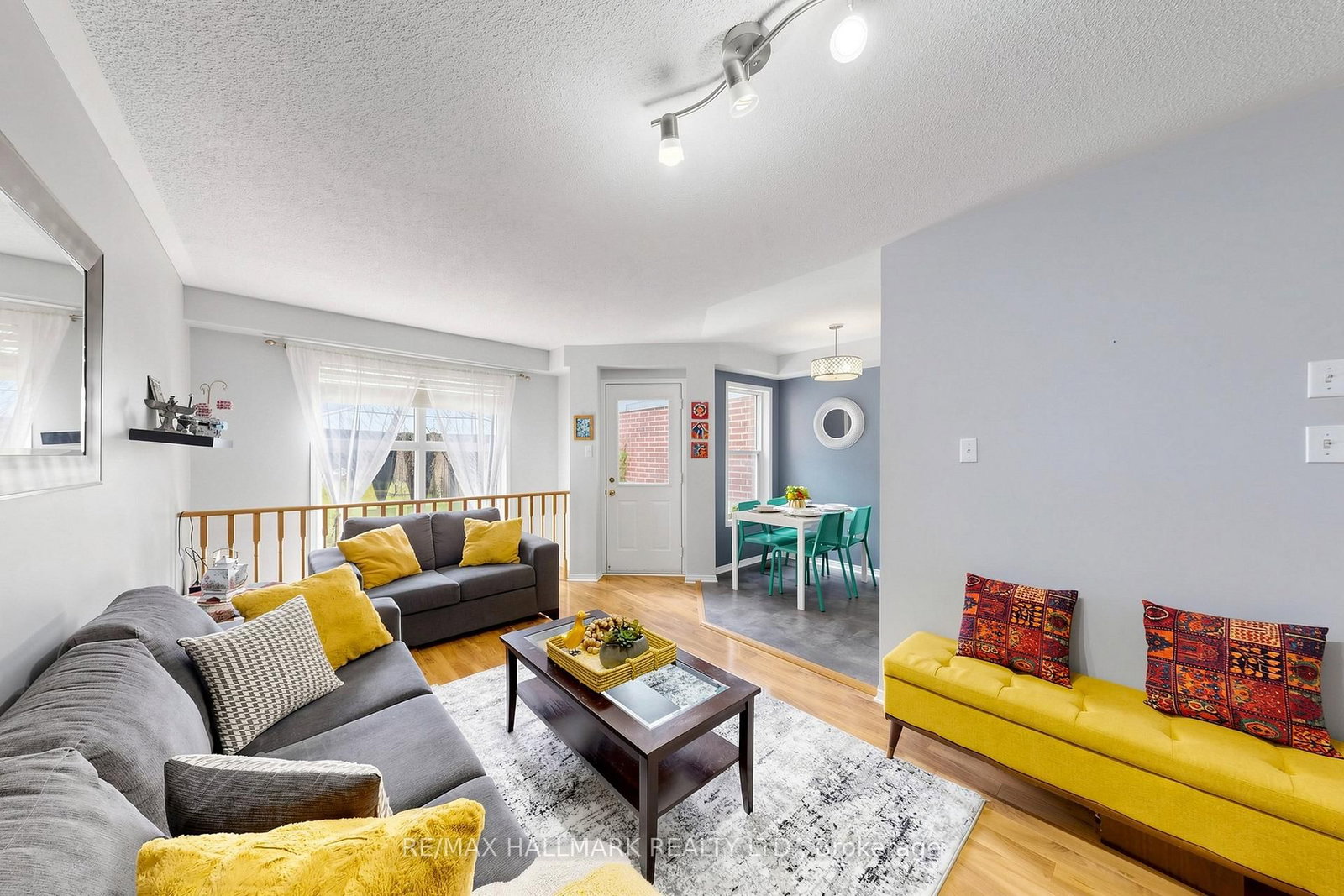 5 Evelyn Buck Lane • Aurora, ON photo 13
