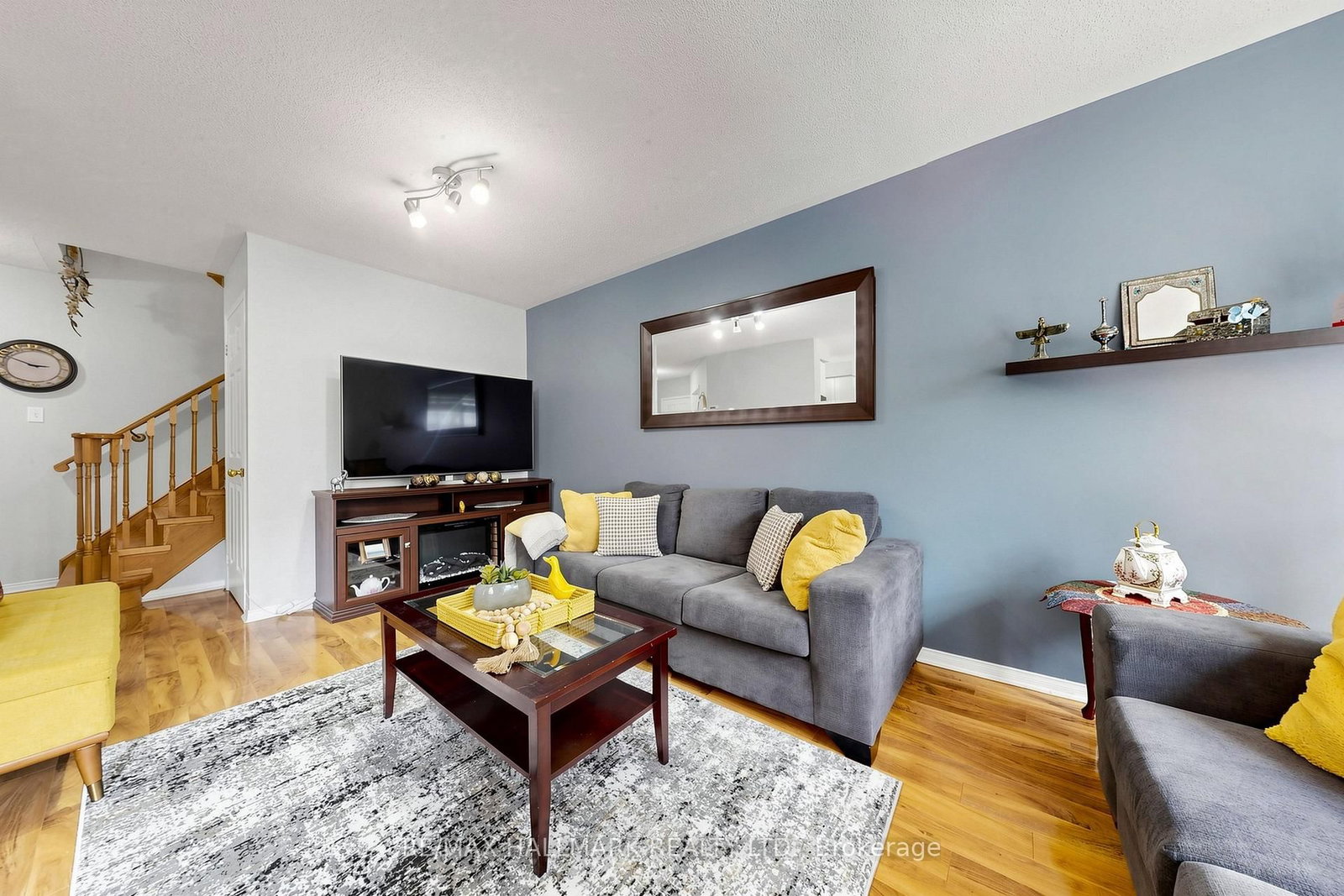 5 Evelyn Buck Lane • Aurora, ON photo 16