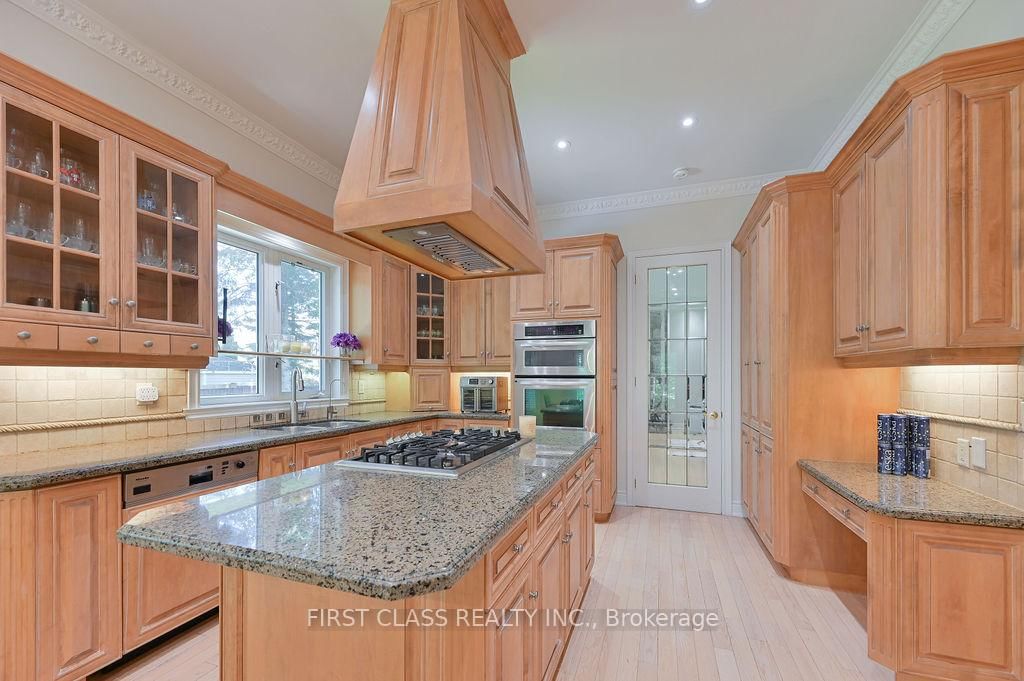 2 wainwright Avenue • Richmond Hill, ON photo 18