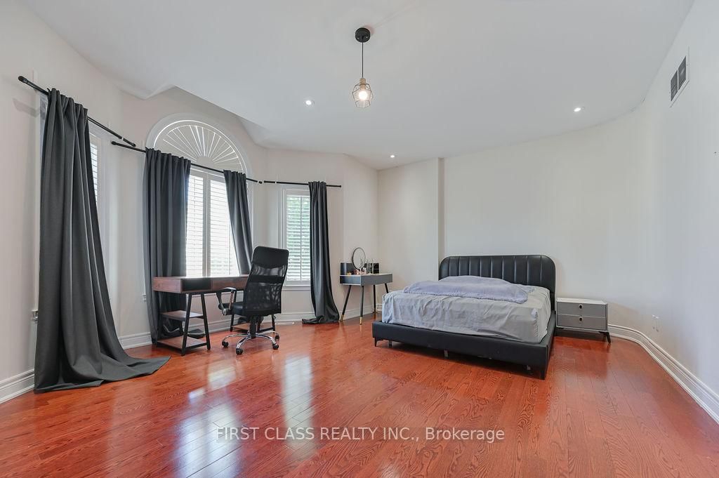 2 wainwright Avenue • Richmond Hill, ON photo 32