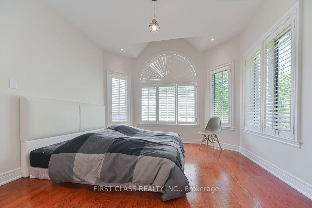 2 wainwright Avenue • Richmond Hill, ON photo 34